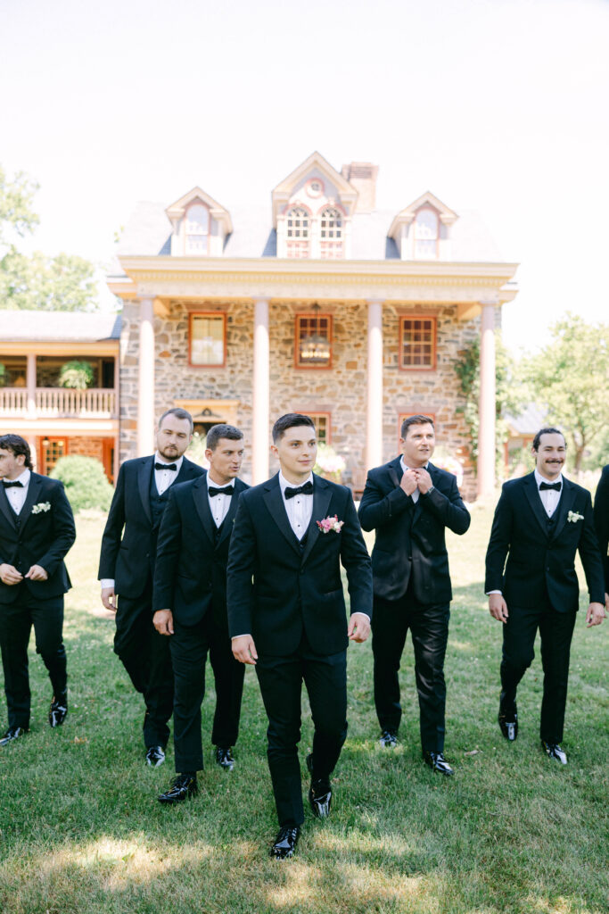 groomsmen portraits