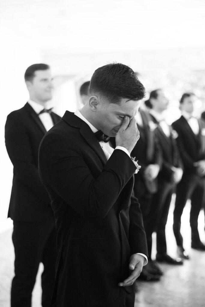 candid ceremony photos
