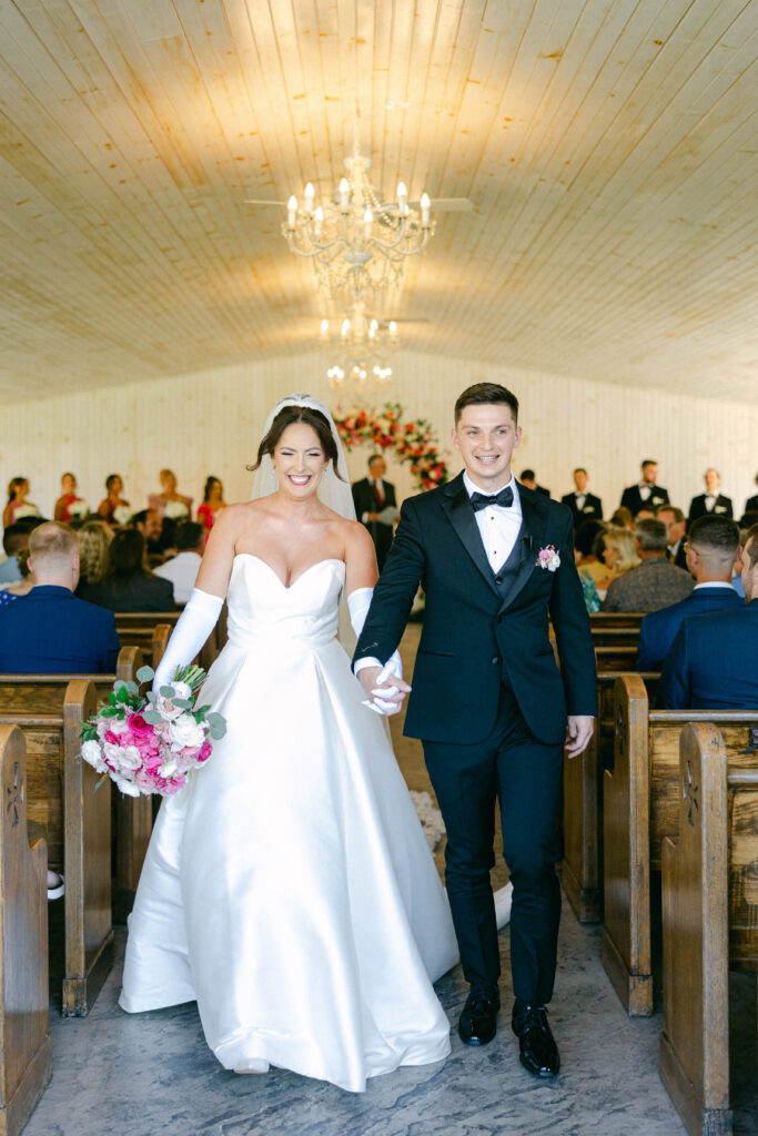 candid ceremony photos
